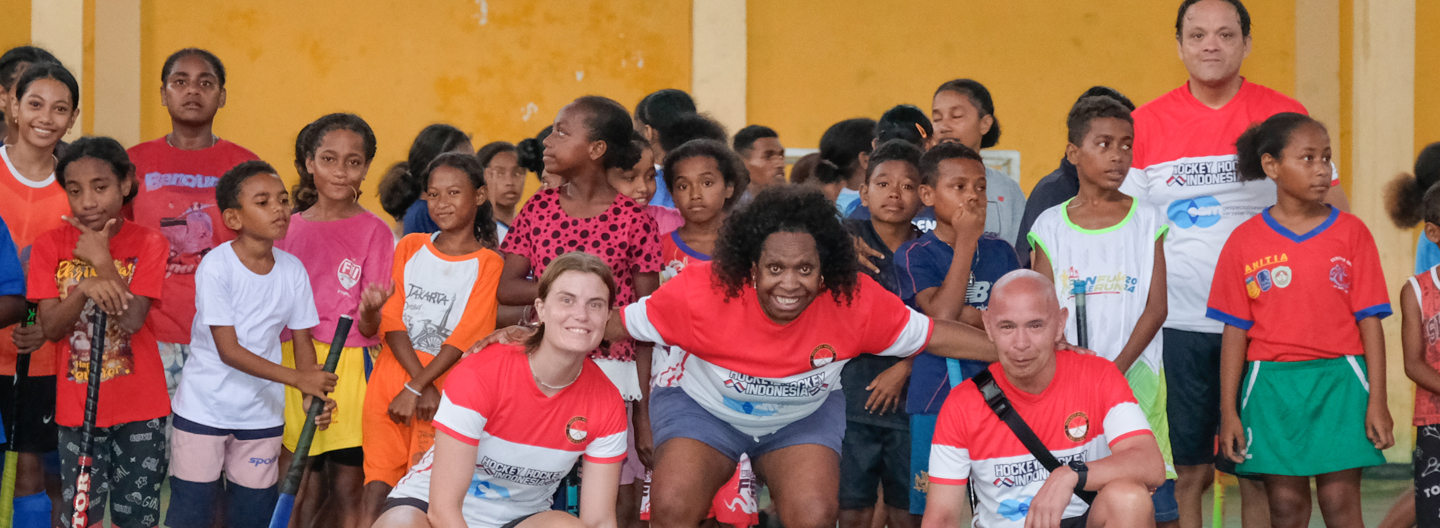 Stichting Hockey Hockey & OOM Verzekeringen: The road to Papua